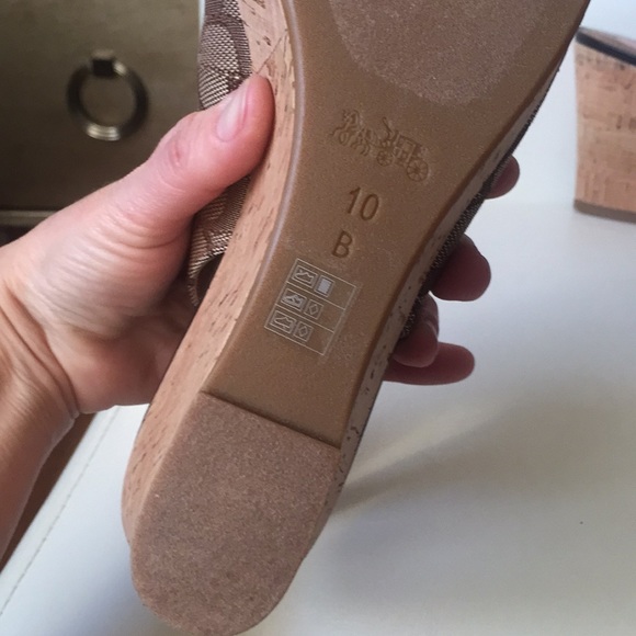 Coach logo platform sandals, new - Picture 7 of 7